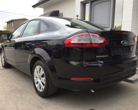 VERKOCHT  FORD MONDEO BENZINE * SLECHTS 26.677 KM !! * BJ 11/10/2011  *  PDC * ZWART METAAL * GEKEURD * GARANTIE