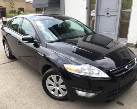 VERKOCHT  FORD MONDEO BENZINE * SLECHTS 26.677 KM !! * BJ 11/10/2011  *  PDC * ZWART METAAL * GEKEURD * GARANTIE