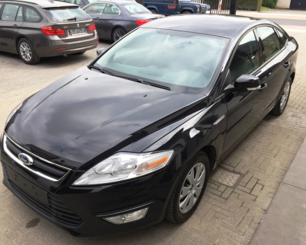 VERKOCHT  FORD MONDEO BENZINE * SLECHTS 26.677 KM !! * BJ 11/10/2011  *  PDC * ZWART METAAL * GEKEURD * GARANTIE