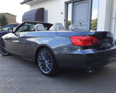 BMW 320 D CABRIOLET ** FULL OPTION ** LEDER / NAVIGATIE / XENON / AUTOMAAT / ALU VELGEN / CRUISECONTROL  / GEKEURD * GARANTIE