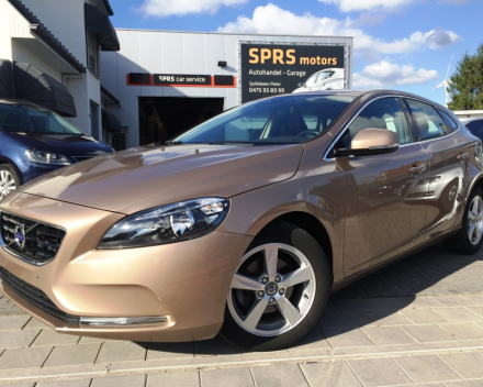 VERKOCHT  VOLVO V40 1,6 D * FULL OPTION * LEDER * ALU VELGEN * CAMERA * CRUISECONTROL * PARK ASSISTANCE * AUTOMATISCHE AIRCO *  GEKEURD * GARANTIE