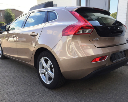 VERKOCHT  VOLVO V40 1,6 D * FULL OPTION * LEDER * ALU VELGEN * CAMERA * CRUISECONTROL * PARK ASSISTANCE * AUTOMATISCHE AIRCO *  GEKEURD * GARANTIE