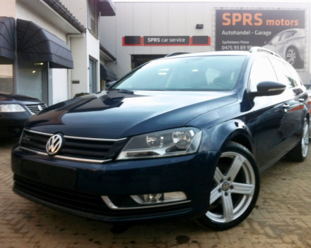 VERKOCHT  VOLKSWAGEN PASSAT 1,6DTDI * BREAK * NAVIGATIE + KLEURSCHERM * PARKEERSENSOREN * AUTOMATISCHE AIRCO * CRUISECONTROL * 18&quot; VELGEN * GEKEURD * GARANTIE