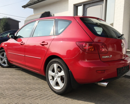 VERKOCHT  MAZDA 3 1,6 BENZINE MET SLECHTS 58895 KM !  * GEKEURD * GARANTIE