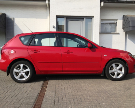 VERKOCHT  MAZDA 3 1,6 BENZINE MET SLECHTS 58895 KM !  * GEKEURD * GARANTIE