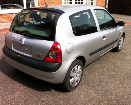 VERKOCHT  RENAULT CLIO 1,5 DCI  11/03/2005  90132 KM  GEKEURD + GARANTIE