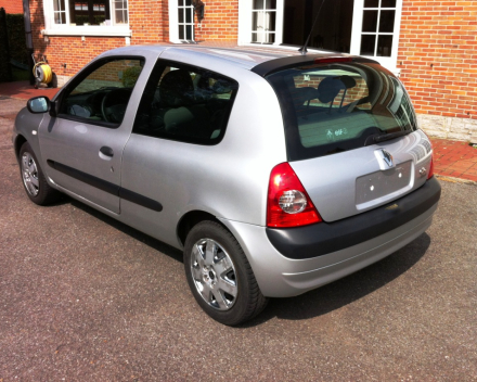 VERKOCHT  RENAULT CLIO 1,5 DCI  11/03/2005  90132 KM  GEKEURD + GARANTIE