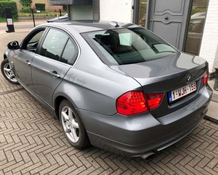 VERKOCHT  BMW 318 D  EURO 5  28/09/2009    96.643 KM