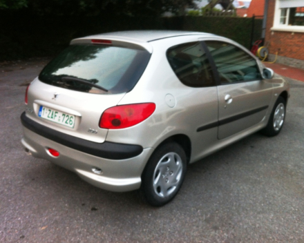 VERKOCHT  PEUGEOT 206 14/08/2005  64582 KM BENZINE  GEKEURD + GARANTIE