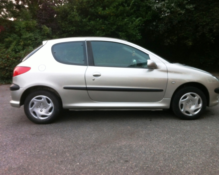 VERKOCHT  PEUGEOT 206 14/08/2005  64582 KM BENZINE  GEKEURD + GARANTIE