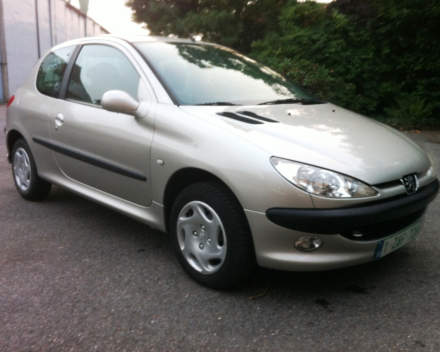 VERKOCHT  PEUGEOT 206 14/08/2005  64582 KM BENZINE  GEKEURD + GARANTIE