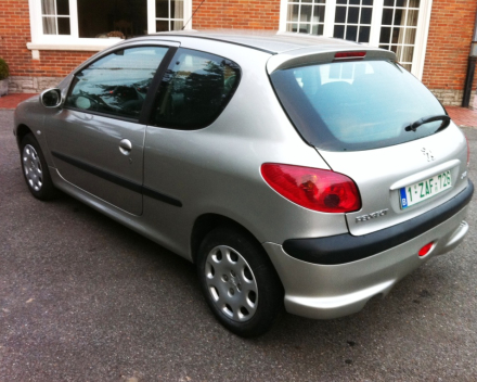 VERKOCHT  PEUGEOT 206 14/08/2005  64582 KM BENZINE  GEKEURD + GARANTIE