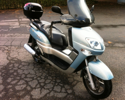 VERKOCHT  MBK KILIBRE  YAMAHA VP 300 04/08/2004  8947 KM  + GARANTIE