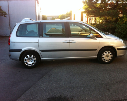 VERKOCHT  PEUGEOT 807  7 ZITPLAATSEN 13/10/2006  98563 KM GEKEURD + GARANTIE