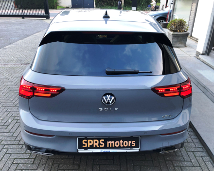 VW GOLF 8 R-LINE  FULL OPTION  BJ 2021  SLECHTS 17,613 KM  BENZINE - ELEKTRISCH