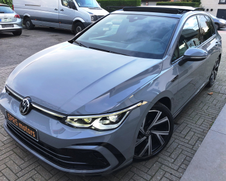 VW GOLF 8 R-LINE  FULL OPTION  BJ 2021  SLECHTS 17,613 KM  BENZINE - ELEKTRISCH