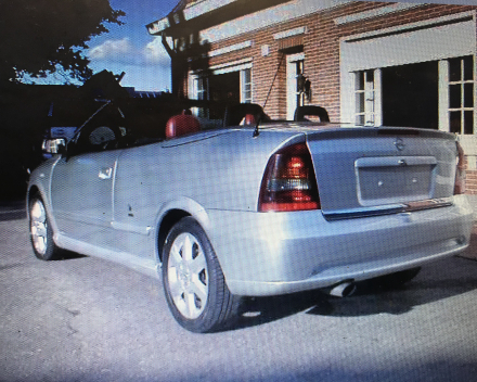 VERKOCHT  OPEL ASTRA CABRIOLET 2,2DTI LEDER NAVI  24/10/2004   93479 KM