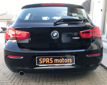 BMW  116 I BENZINE  12/2015  SLECHTS 32824 KM  GEKEURD + GARANTIE