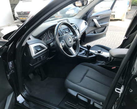 BMW  116 I BENZINE  12/2015  SLECHTS 32824 KM  GEKEURD + GARANTIE