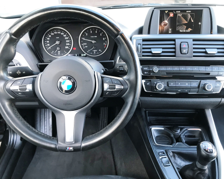 BMW  116 I BENZINE  12/2015  SLECHTS 32824 KM  GEKEURD + GARANTIE