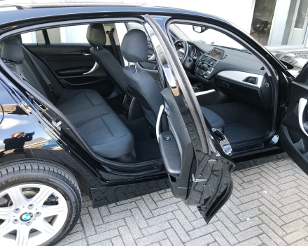 BMW  116 I BENZINE  12/2015  SLECHTS 32824 KM  GEKEURD + GARANTIE