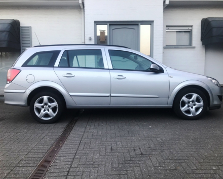 OPEL ASTRA  19/09/2009  118640 KM GEKEURD 