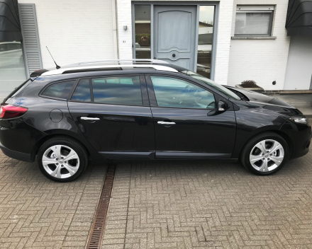 RENAULT MEGANE 1,9DCI 130PK  16/04/2010  EURO 5  GEKEURD