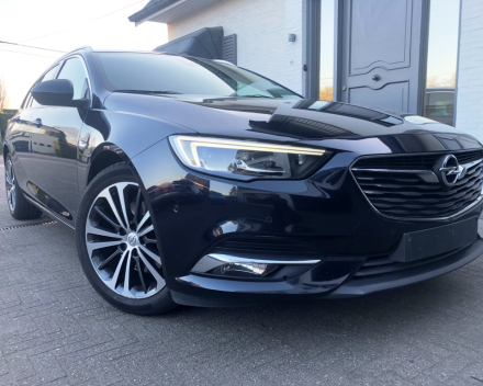 OPEL INSIGNIA BENZINE AUTOMAAT FULL OPTION  96.937 KM  BJ 2019