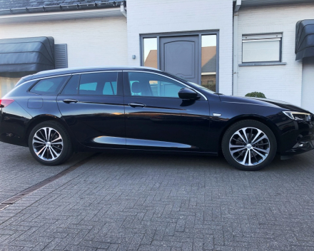 OPEL INSIGNIA BENZINE AUTOMAAT FULL OPTION  96.937 KM  BJ 2019