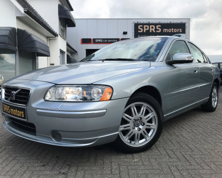 VERKOCHT  VOLVO S60 BENZINE FULL OPTION 06/03/2009  103817 KM  GEKEURD + GARANTIE