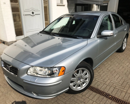 VERKOCHT  VOLVO S60 BENZINE FULL OPTION 06/03/2009  103817 KM  GEKEURD + GARANTIE