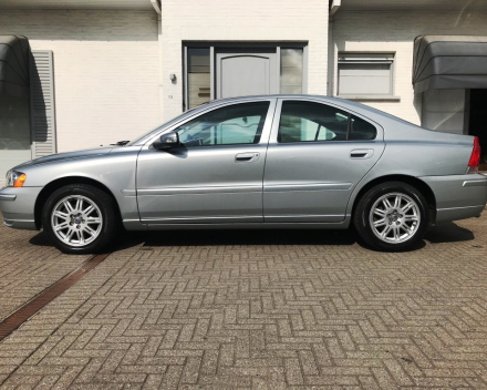 VERKOCHT  VOLVO S60 BENZINE FULL OPTION 06/03/2009  103817 KM  GEKEURD + GARANTIE