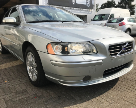 VERKOCHT  VOLVO S60 BENZINE FULL OPTION 06/03/2009  103817 KM  GEKEURD + GARANTIE