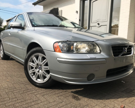 VERKOCHT  VOLVO S60 BENZINE FULL OPTION 06/03/2009  103817 KM  GEKEURD + GARANTIE