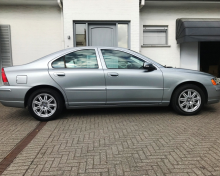 VERKOCHT  VOLVO S60 BENZINE FULL OPTION 06/03/2009  103817 KM  GEKEURD + GARANTIE