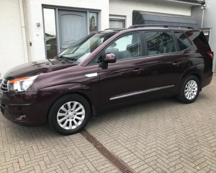 SSANG YONG RODIUS  17/06/2015  97436 KM  LICHTE VRACHT  /  5 ZITPLAATSEN 9000 EURO