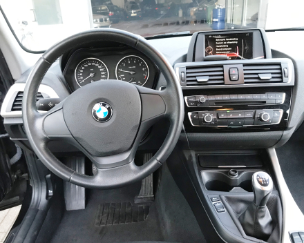 BMW 118 I BENZINE  27/03/2015  61546 KM  GEKEURD + GARANTIE 14250 EURO