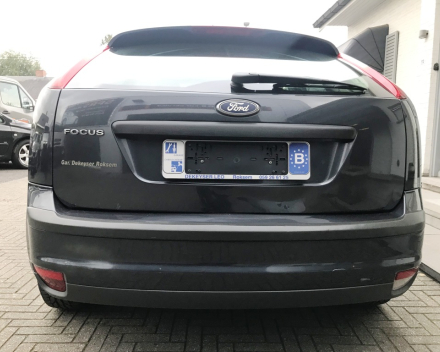 FORD FOCUS 1,4 BENZINE  OVERNAMEWAGEN VOOR HANDELAAR OF EXPORT