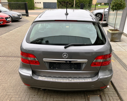 MERCEDES B 180 CDI AUTOMAAT HALF LEDER / NAVI / AIRCO 28/02/2011   137.052 KM