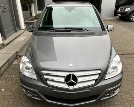 MERCEDES B 180 CDI AUTOMAAT HALF LEDER / NAVI / AIRCO 28/02/2011   137.052 KM