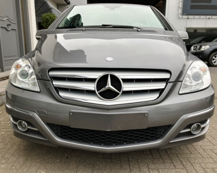 MERCEDES B 180 CDI AUTOMAAT HALF LEDER / NAVI / AIRCO 28/02/2011   137.052 KM