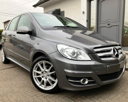 MERCEDES B 180 CDI AUTOMAAT HALF LEDER / NAVI / AIRCO 28/02/2011   137.052 KM