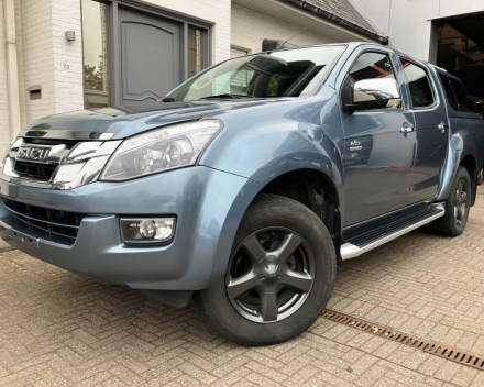 ISUZU D-MAX PICK-UP FULL OPTION  83.170 KM  BJ 2016