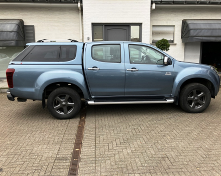 ISUZU D-MAX PICK-UP FULL OPTION  83.170 KM  BJ 2016