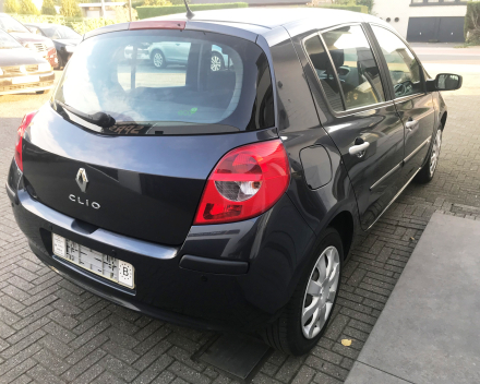 RENAULT CLIO 1,2 AUTOMAAT  26/04/2010  SLECHTS 58864 KM  3800 EURO