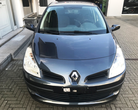 RENAULT CLIO 1,2 AUTOMAAT  26/04/2010  SLECHTS 58864 KM  3800 EURO