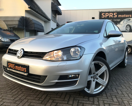 VOLKSWAGEN GOLF 7 1,2 BENZINE 5 DEURS  04/04/2014  89841 KM  GEKEURD + GARANTIE !