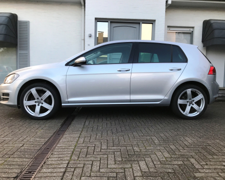 VOLKSWAGEN GOLF 7 1,2 BENZINE 5 DEURS  04/04/2014  89841 KM  GEKEURD + GARANTIE !