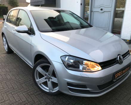 VOLKSWAGEN GOLF 7 1,2 BENZINE 5 DEURS  04/04/2014  89841 KM  GEKEURD + GARANTIE !