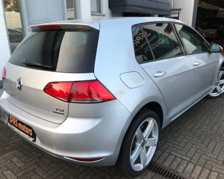 VOLKSWAGEN GOLF 7 1,2 BENZINE 5 DEURS  04/04/2014  89841 KM  GEKEURD + GARANTIE !